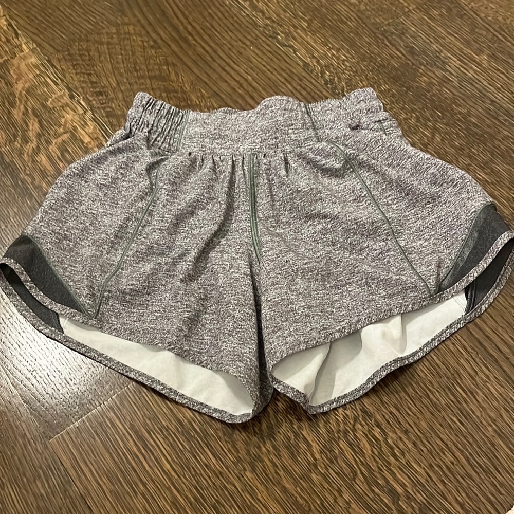 LULULEMON hotty hot. Size 2- long. Never worn.